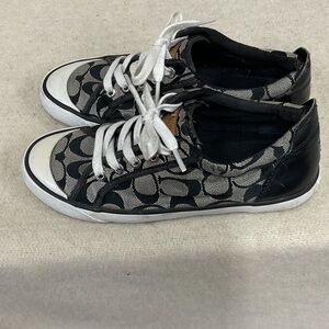 EUC Woman’s authentic coach sneakers